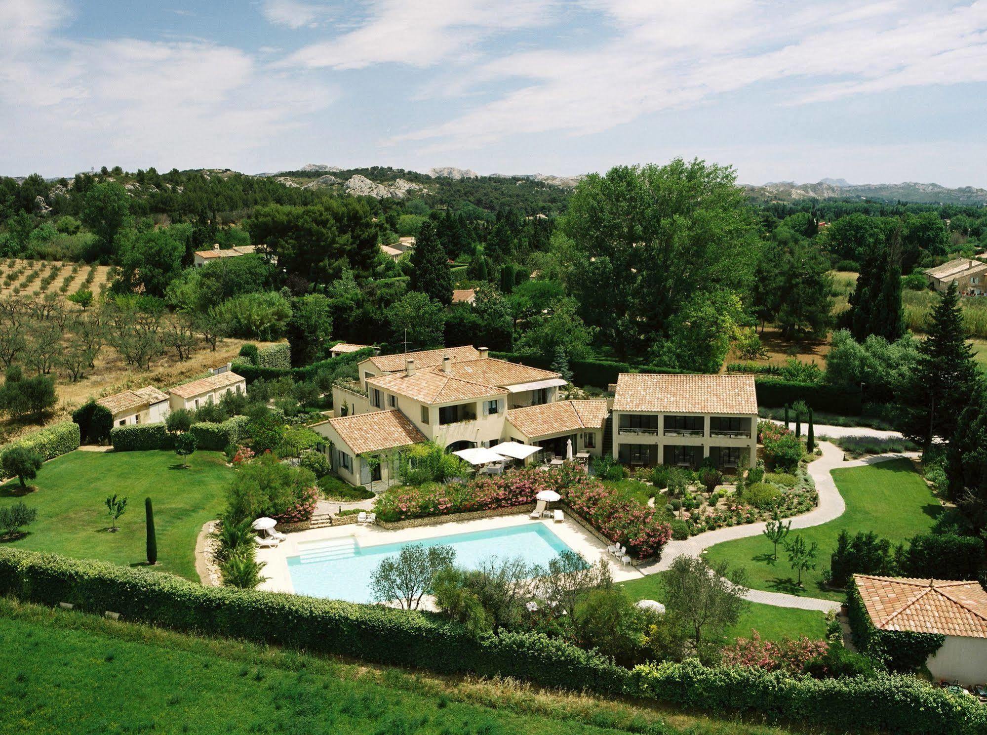 Du Cote Des Olivades Hotel Paradou Exterior photo